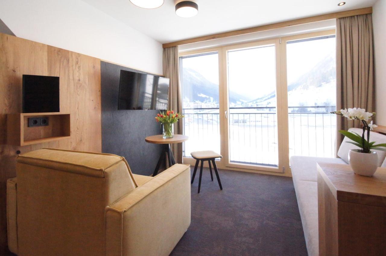 Hotel Germania イシュグル エクステリア 写真