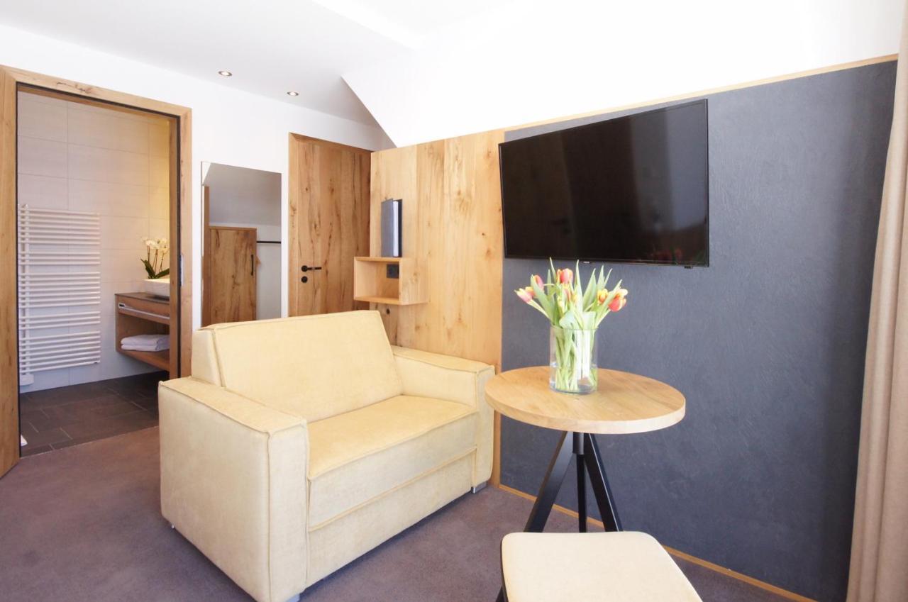 Hotel Germania イシュグル エクステリア 写真