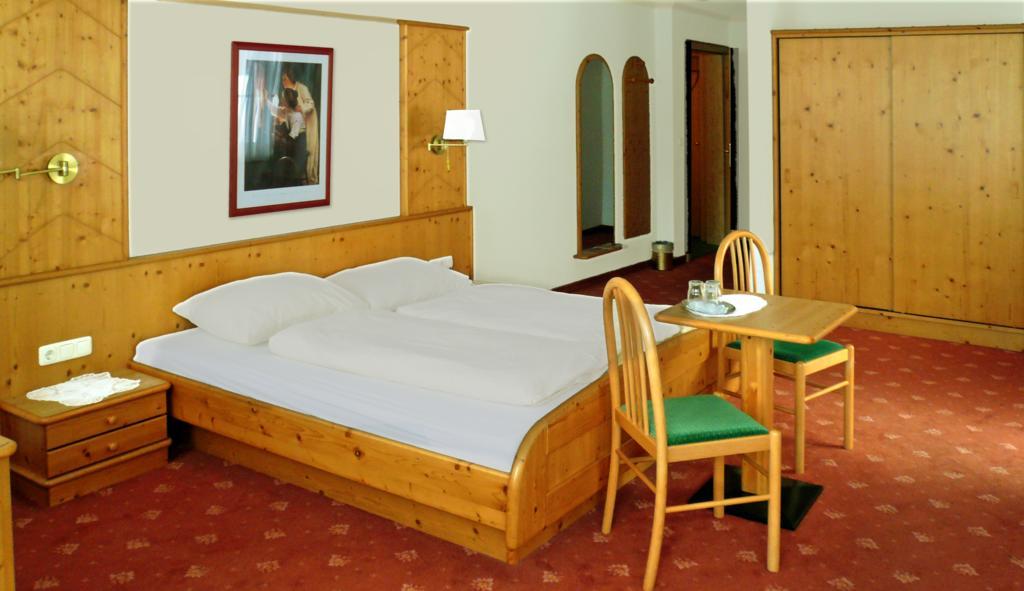 Hotel Germania イシュグル エクステリア 写真