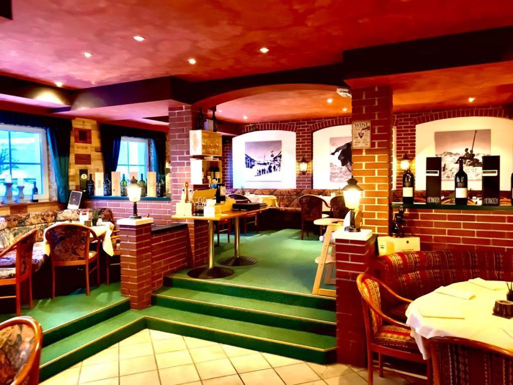 Hotel Germania イシュグル エクステリア 写真